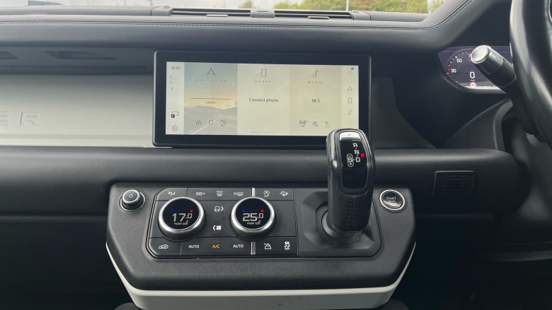 Land Rover Defender 3.0 D250 X-Dynamic S 90 3dr Auto Diesel Estate